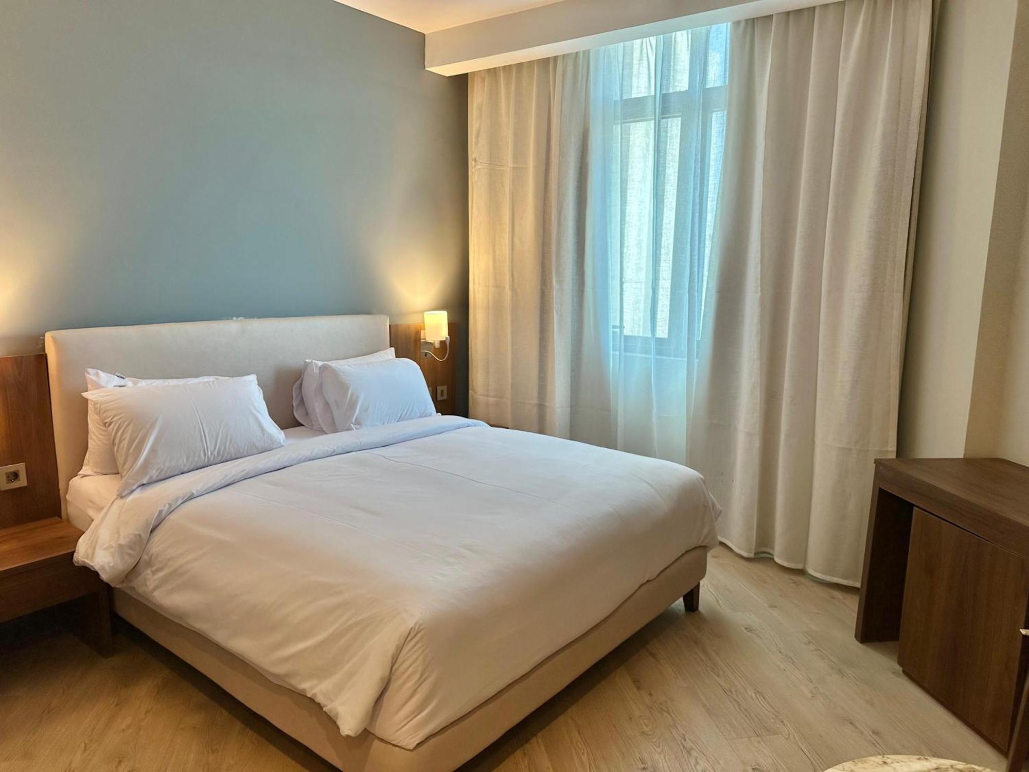 Phoenix Hotel & Wellness Sheikh Zayed City Exterior photo